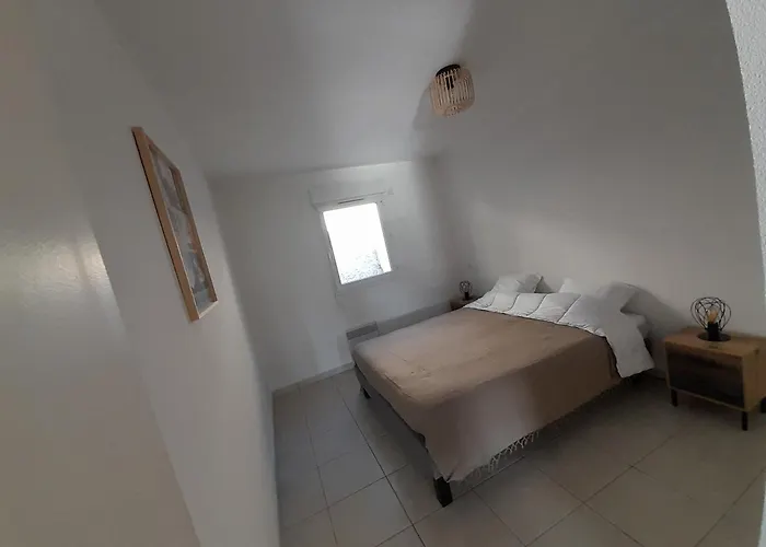 Junior 14600 Apartment