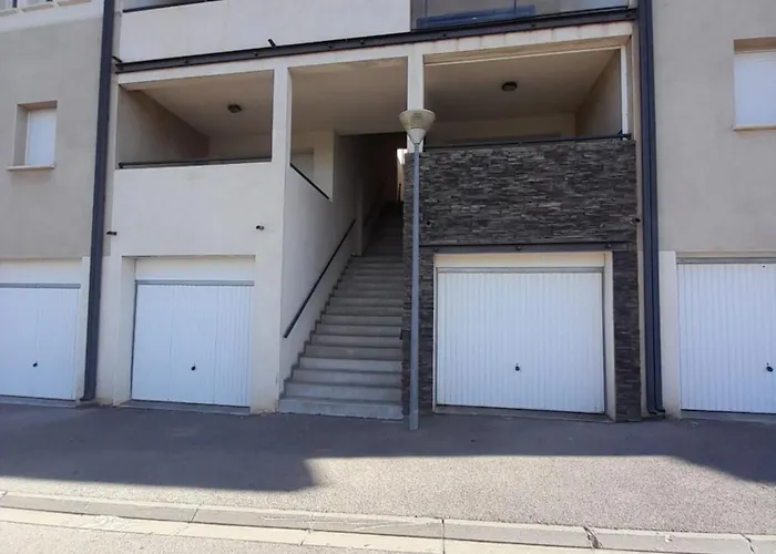 Junior 14600 Apartment