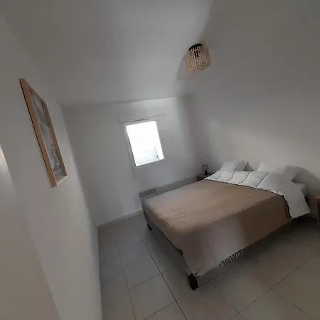 Junior 14600 Apartment